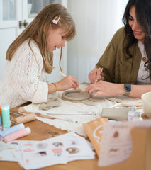 Ton lufttrocknend ohne Brennen – 2 kg Premium Modelliermasse für Kinder & Erwachsene – Töpferton leicht formbar, reißfest & sicher – DIY Bastelton & Keramik Set Geschenk